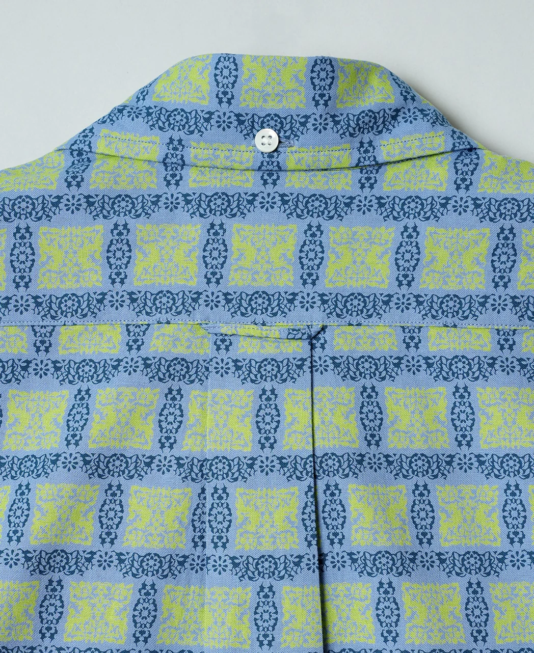 VINTAGE IVY Foulard Short Sleeve Button Down - Image 3