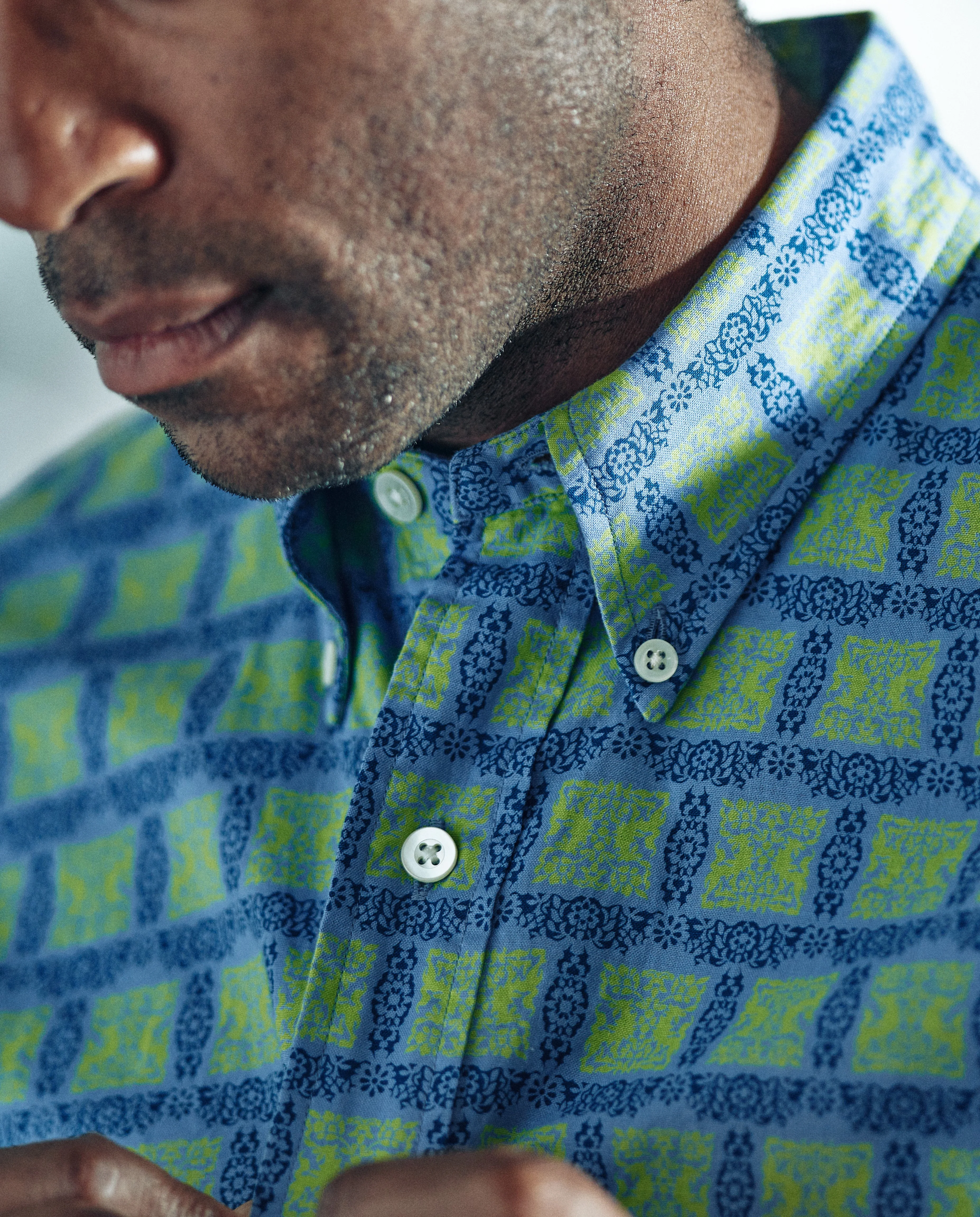 VINTAGE IVY Foulard Short Sleeve Button Down - Image 6