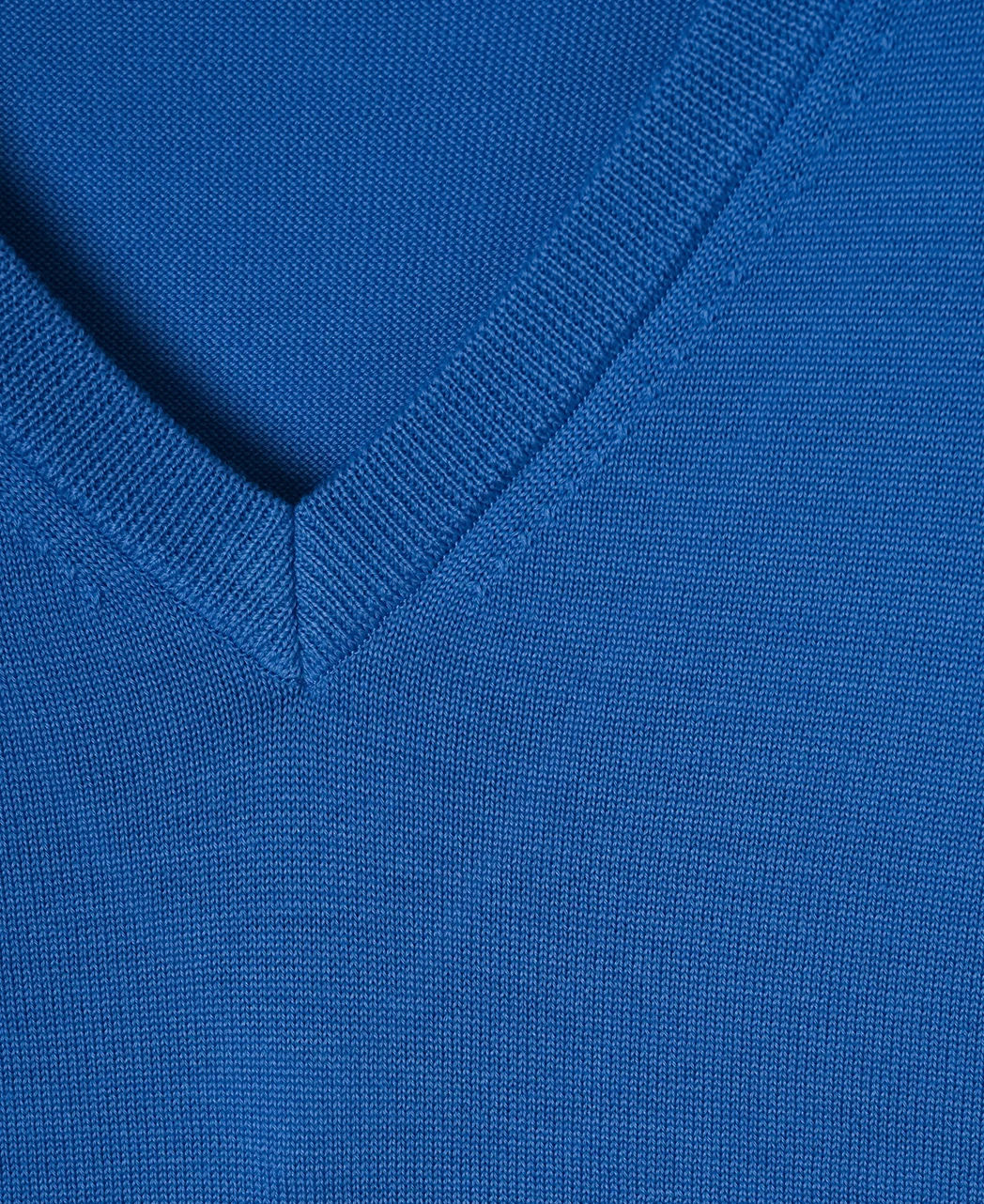 V-Neck Vest 12 Gauge Super Extra Fine Merino - Image 12