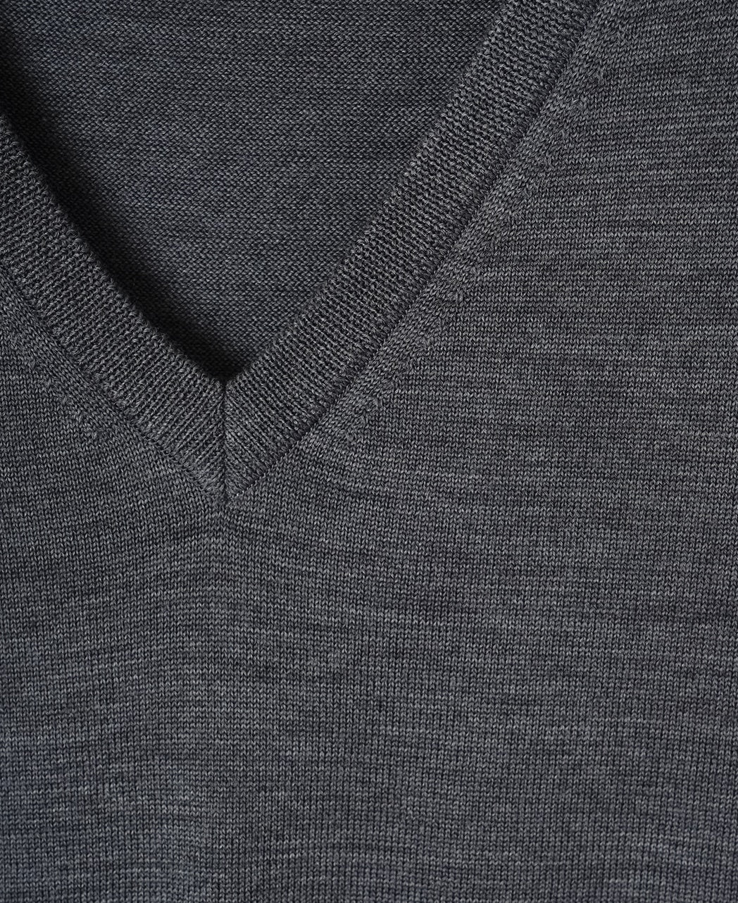 V-Neck Vest 12 Gauge Super Extra Fine Merino - Image 17