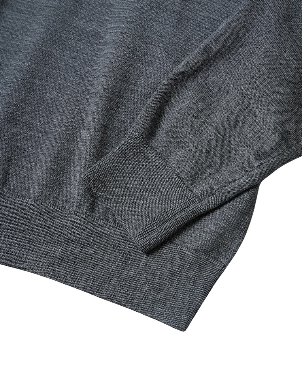 FF30G V-Neck Sweater Super Extra Fine Merino - Image 16