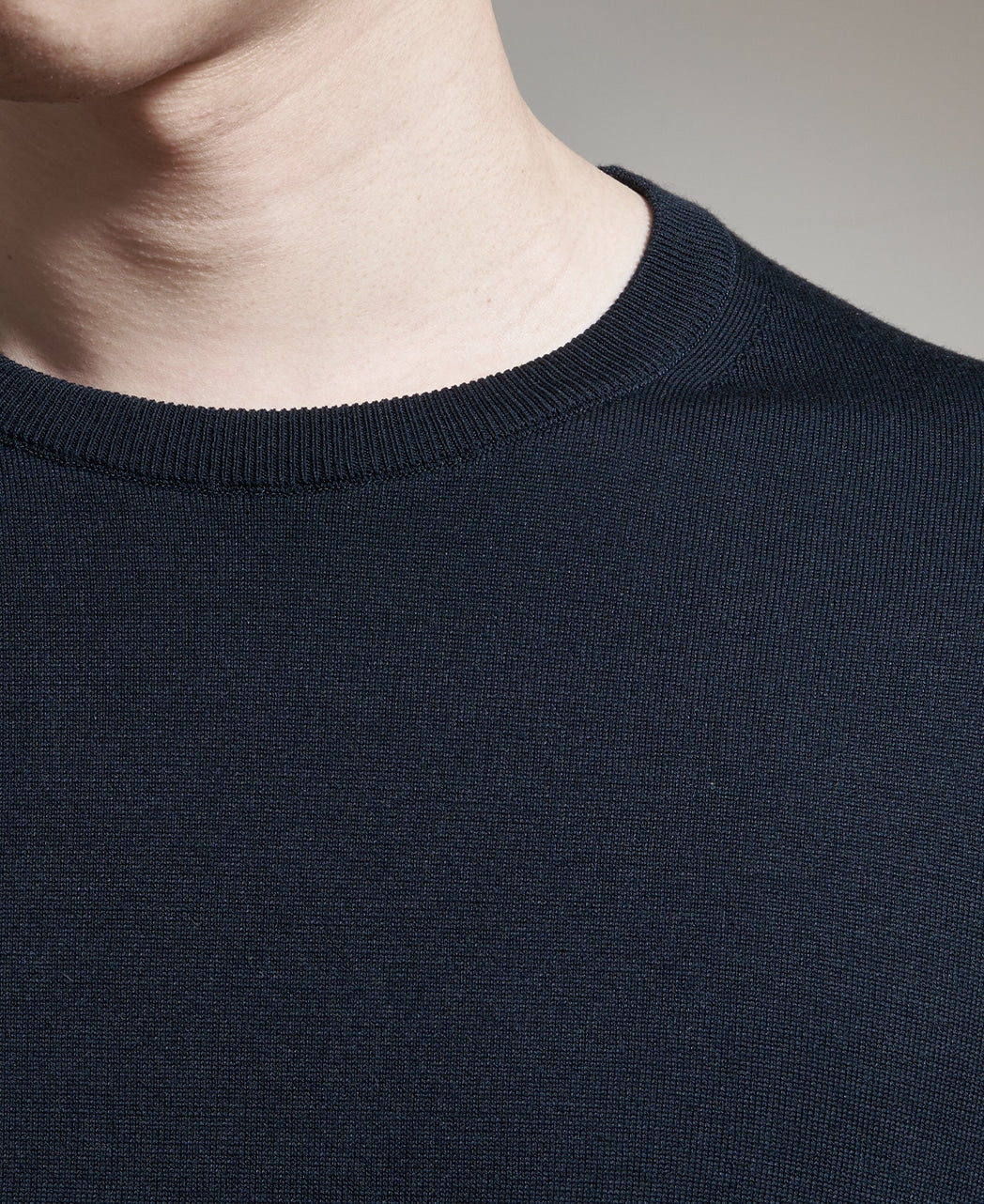 18G Crew Neck Knit Washable Silk - Image 8