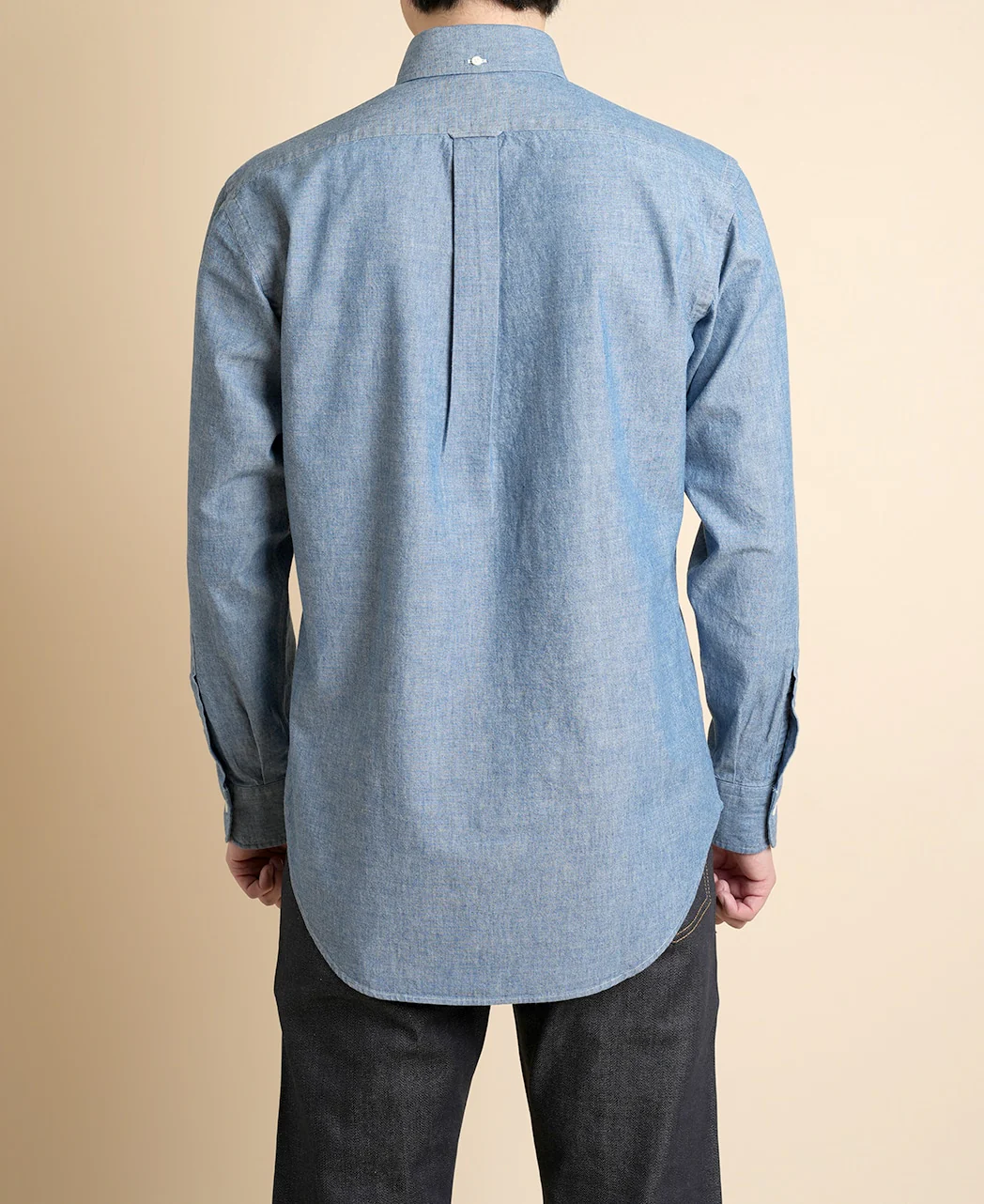 VINTAGE IVY - Button Down Chambray - Image 4