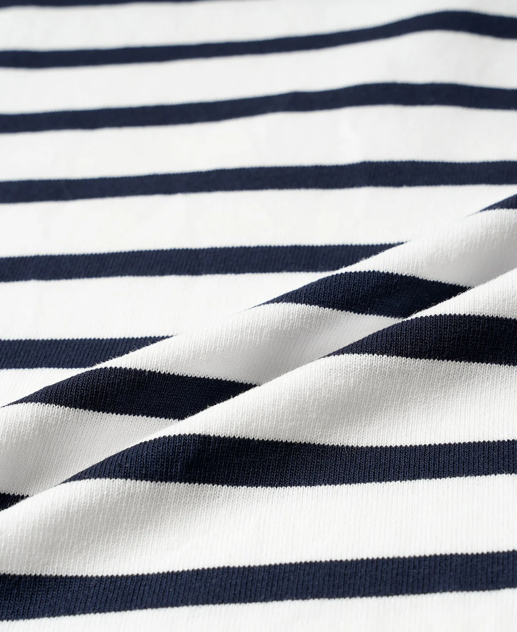Unisex Basque T-shirt - Image 4